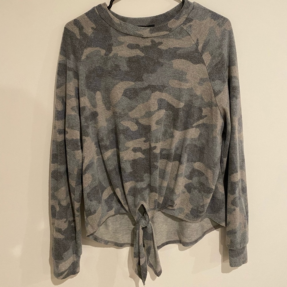 Forever 21 sweater top